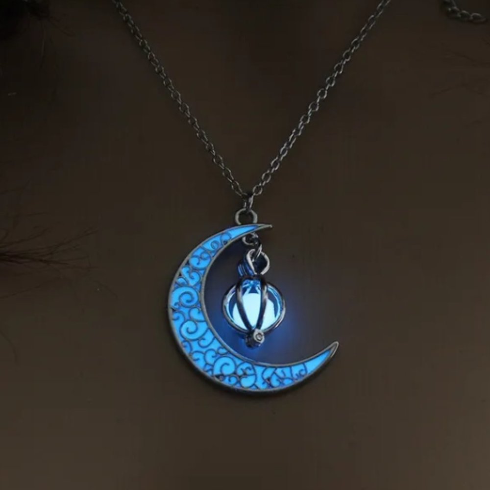 Blue Glow‎ in the Dark Silver CRESCENT MOON & Dangle Pendant Necklace Luminous